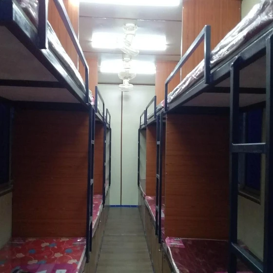 bunk-bed-portable-container-2.webp