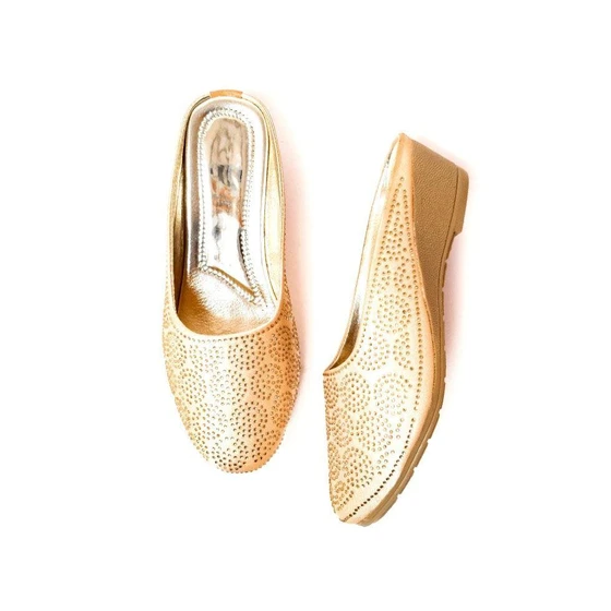 mules-for-women.webp