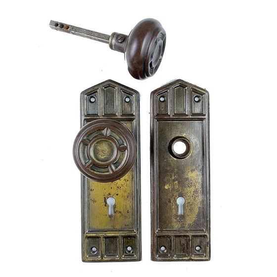 lockwood-knobset-2.webp