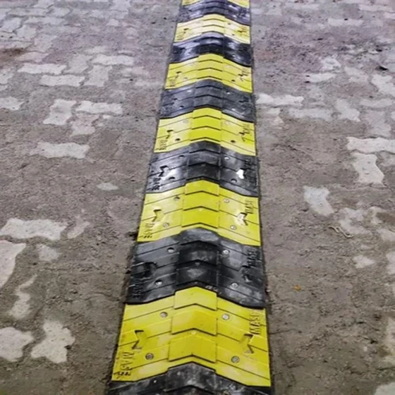 mesh-plastic-speed-breaker-1.webp