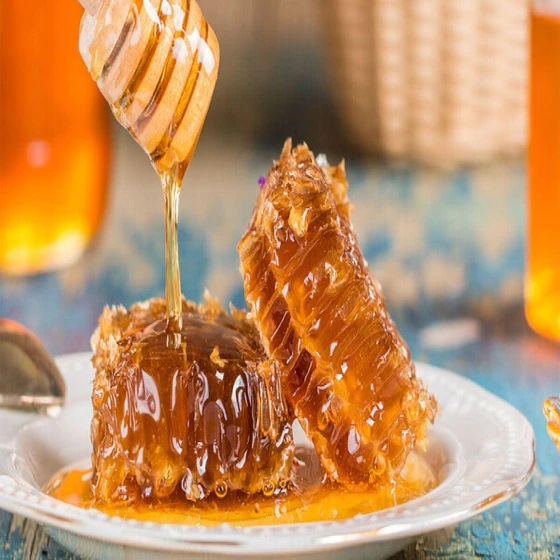 raw-honey-benefits-for-skin.webp