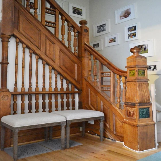 wood-stairs-railings-2.webp