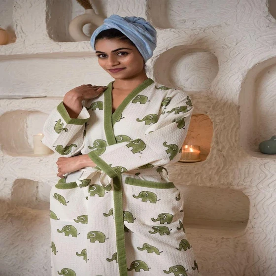 cotton-waffle-bathrobe-2.webp
