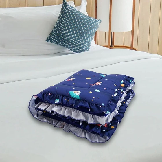 blue-quilted-blankets-2.webp