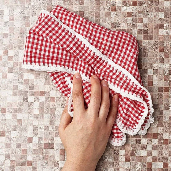 checked-kitchen-textile-2.webp