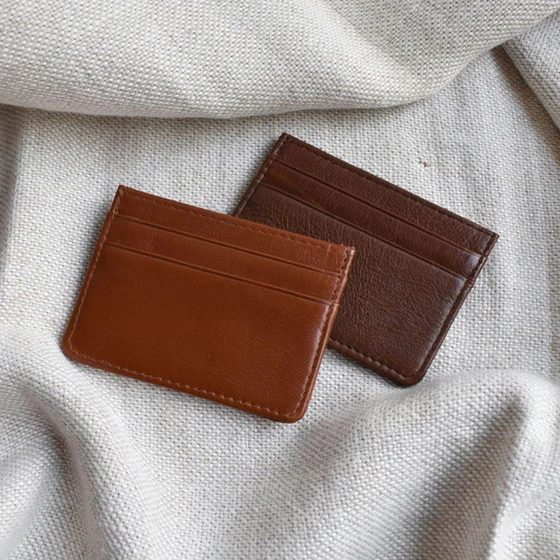 classic-leather-cardholders-2.webp