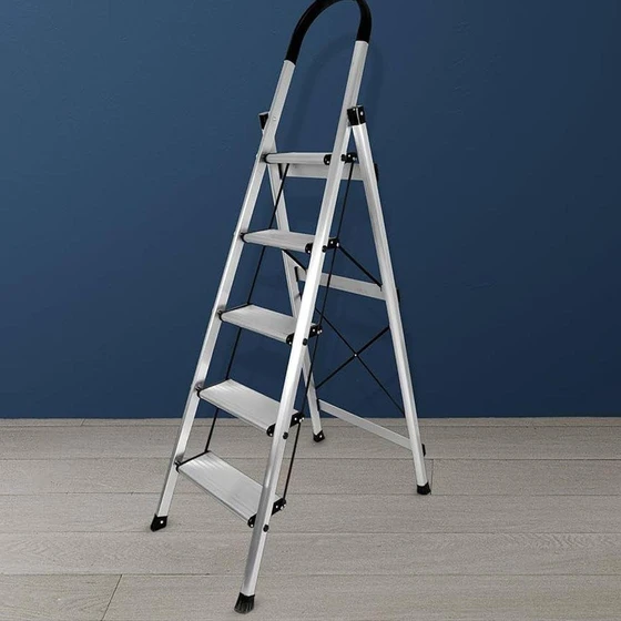 silver-folding-ladders-2.webp