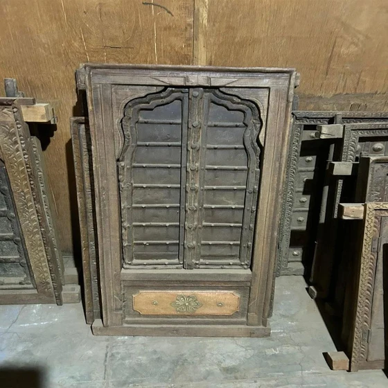 carved-wooden-door-2.webp