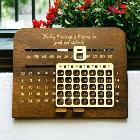 wooden-desk-calender-1.webp