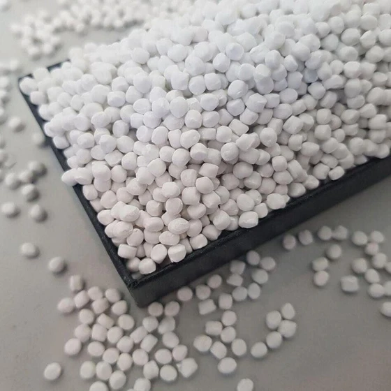 plastic-white-masterbatch-2.webp