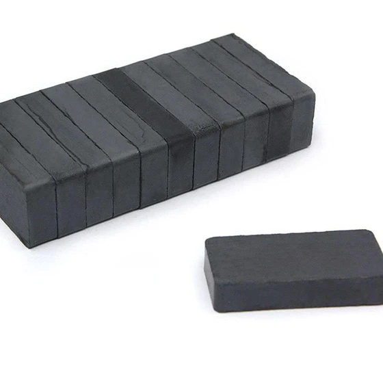 ceramic-block-magnets-1.webp