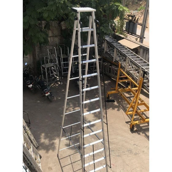 industrial-aluminum-ladder-2.webp