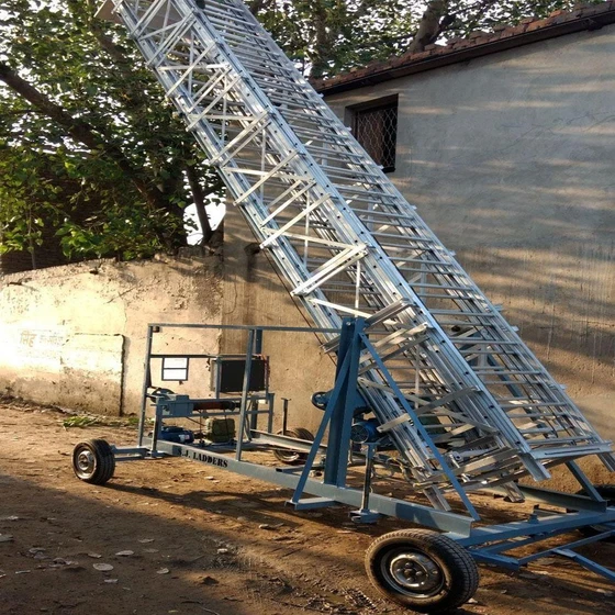 jeep-tower-ladder-1.webp