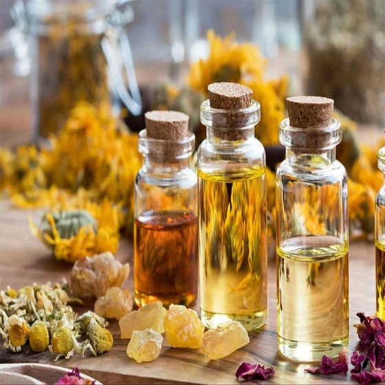 natural-essential-oils-2.webp