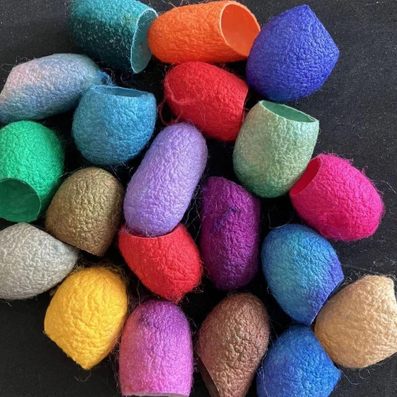 color-cotton-cocoon-thread-2.webp