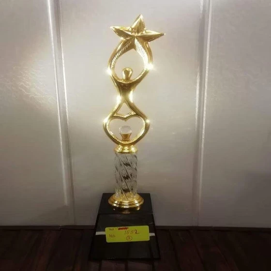 shield-acrylic-trophy-2.webp