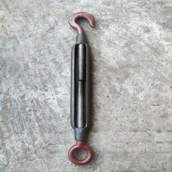 buckle-forged-turn-2.webp