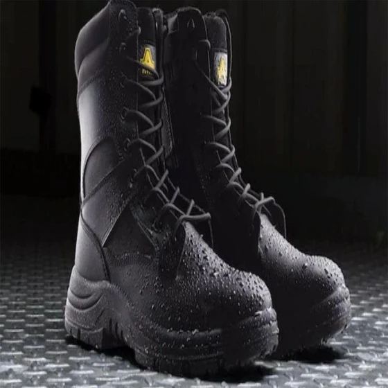 safety-industrial-boots-2.webp