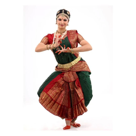 folk-dance-costumes-2.webp