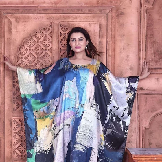 long-ladies-kaftan-2.webp