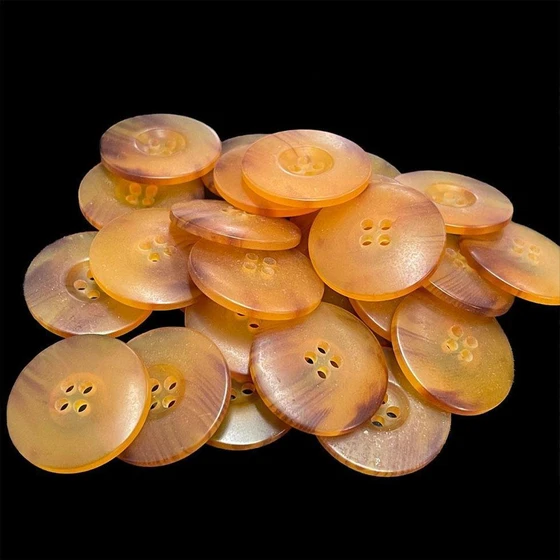 round-garment-buttons-2.webp