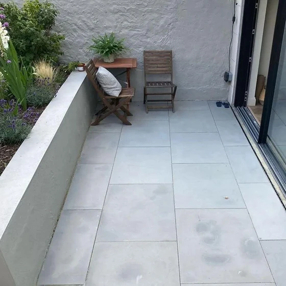 grey-outdoor-flooring-tiles-1.webp