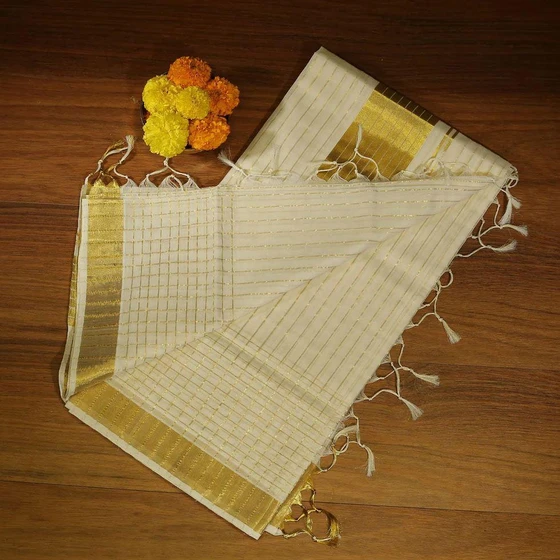 kerala-kasavu-saree-2.webp
