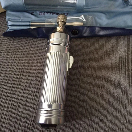ss-illuminated-screwdriver-2.webp