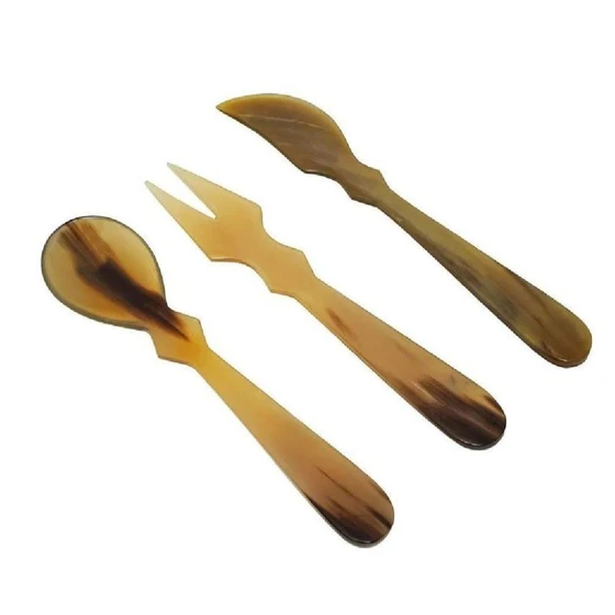 horn-restaurant-spoon-2.webp