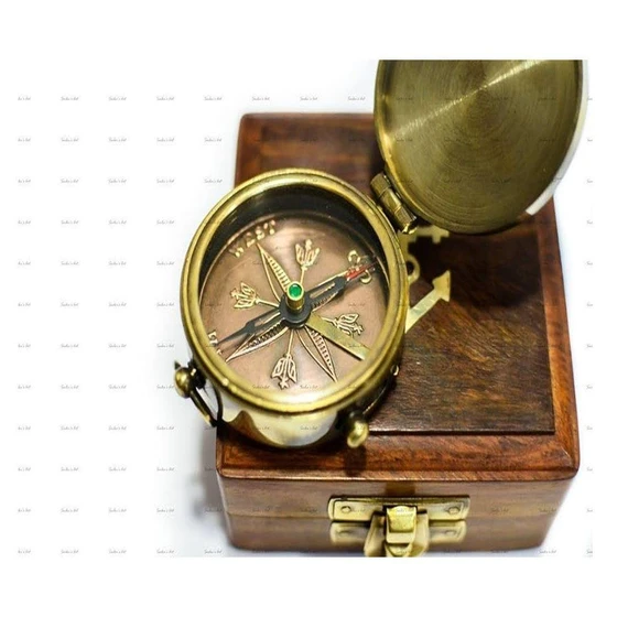 Vintage Pocket Compass — Round shape black colour