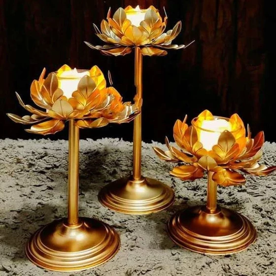 Lotus Candle Holder — Golden color round shaped