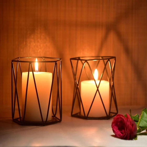 modern-candle-holder-2.webp