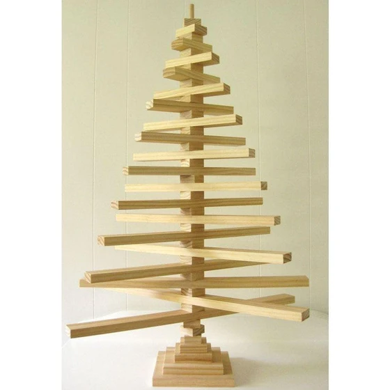 wooden-christmas-tree-2.webp