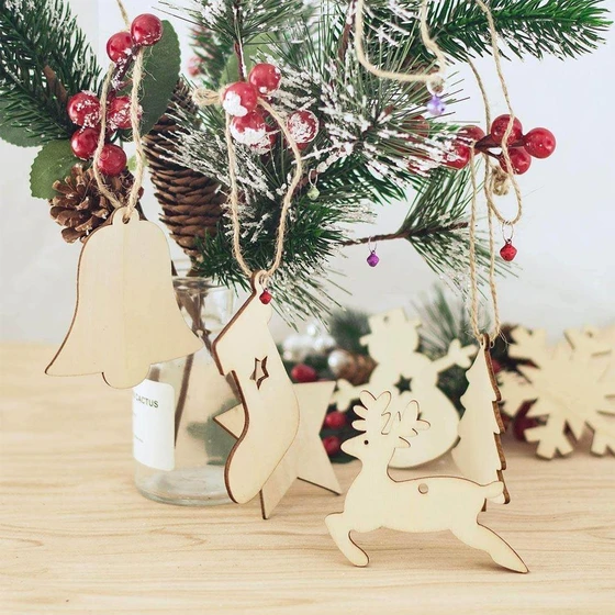 tree-wooden-ornaments-1.webp
