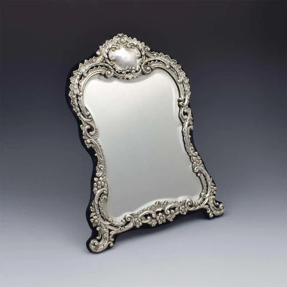 mirror-silver-table-2.webp