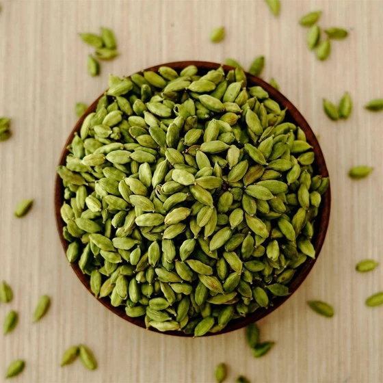 green-large-cardamom-2.webp