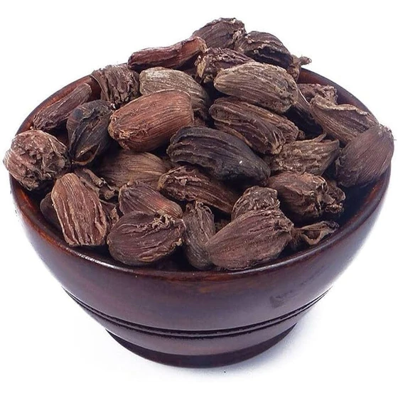 black-dry-natural-cardamom-2.webp