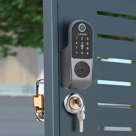 digital-lock-door-2.webp