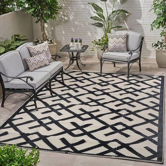 black-reversible-mats-2.webp