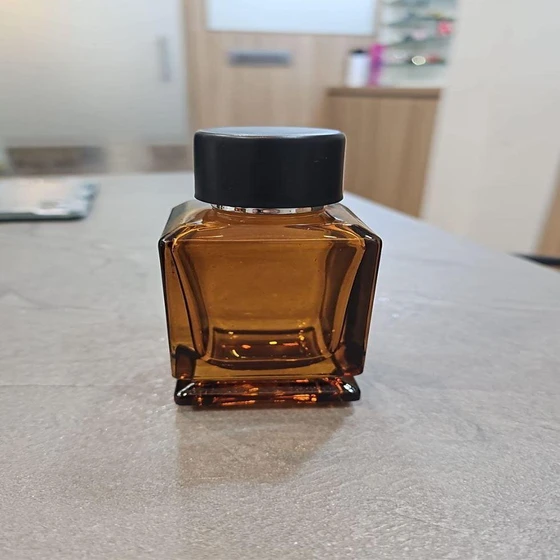 perfume-micron-glass-bottles-2.webp