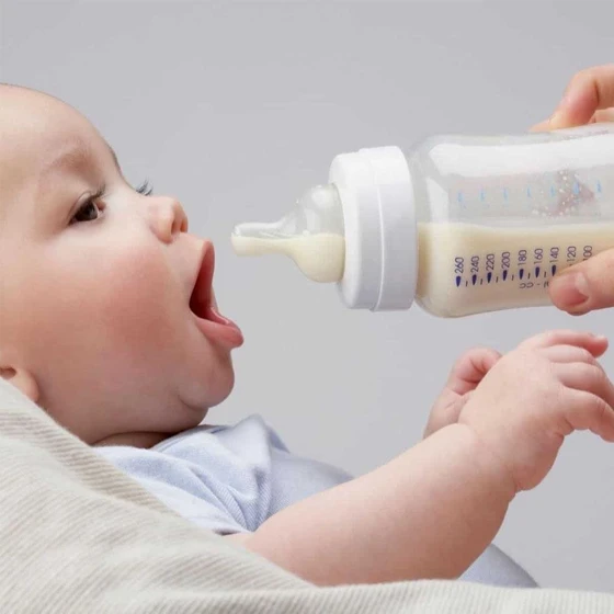 feeding-baby-bottles-2.webp