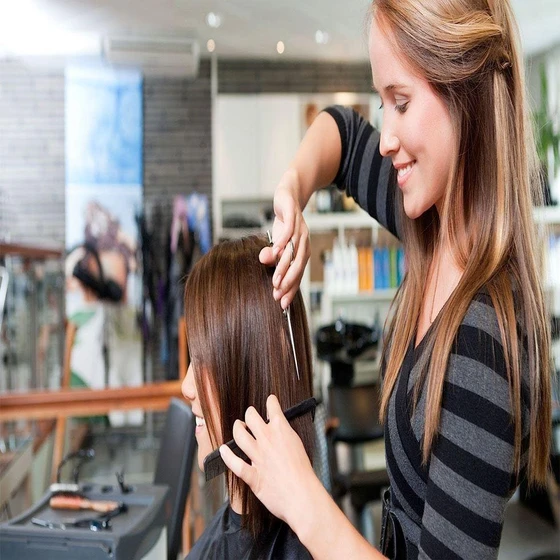 beauty-parlour-traning-classes-2.webp