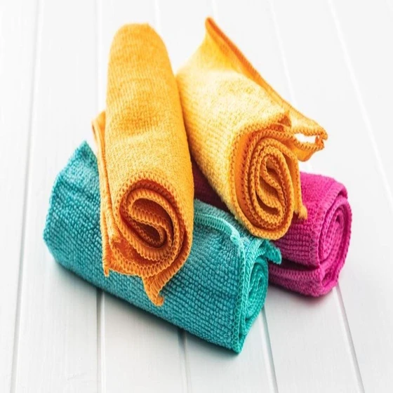 cleaning-microfiber-towel-2.webp
