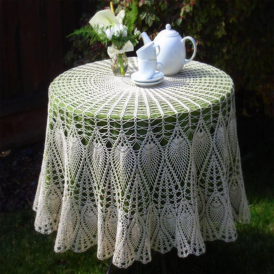 plain-crochet-tablecloth-1.webp