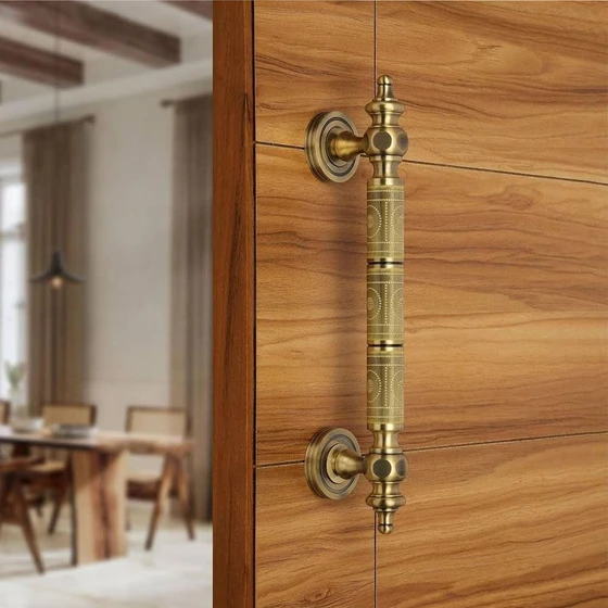 brass-door-handles-1.webp