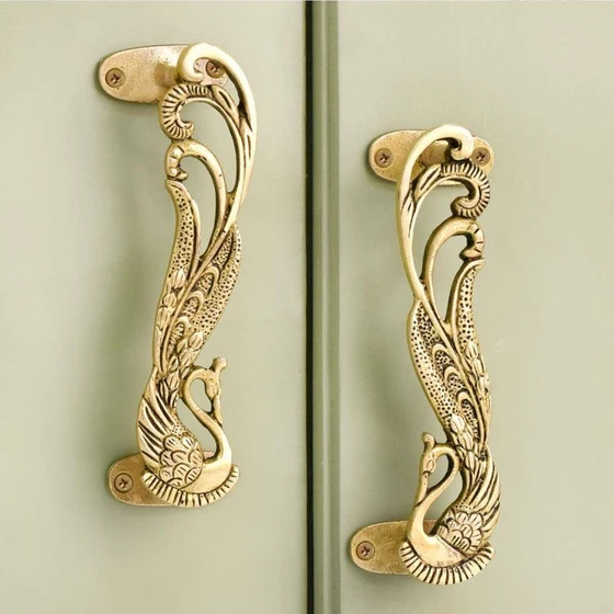 peacock-door-handle-2.webp