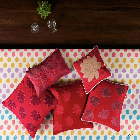 anti-wrinkle-cushion-sofa-cover-1.webp