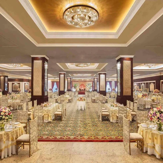 designer-banquet-furniture-2.webp