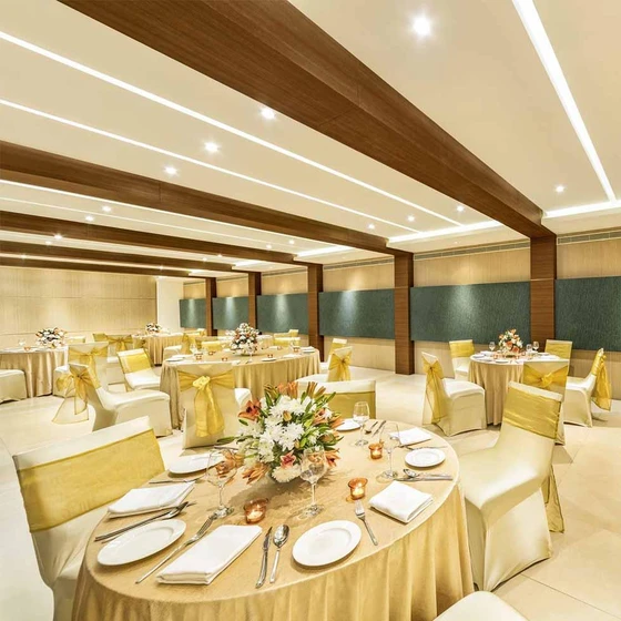 banquet-hall-dining-table-1.webp