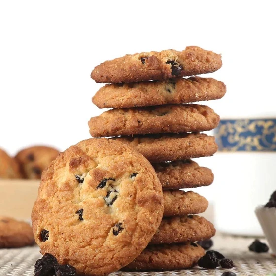 black-currant-cookies-1.webp